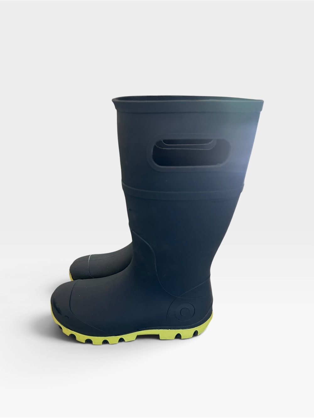 Bogs size 4 Kids Rubber Rain Boots - with Yellow Sole
